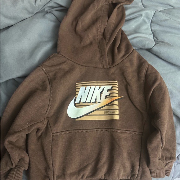 Nike baby sweatsuit 12M - Picture 5 of 8